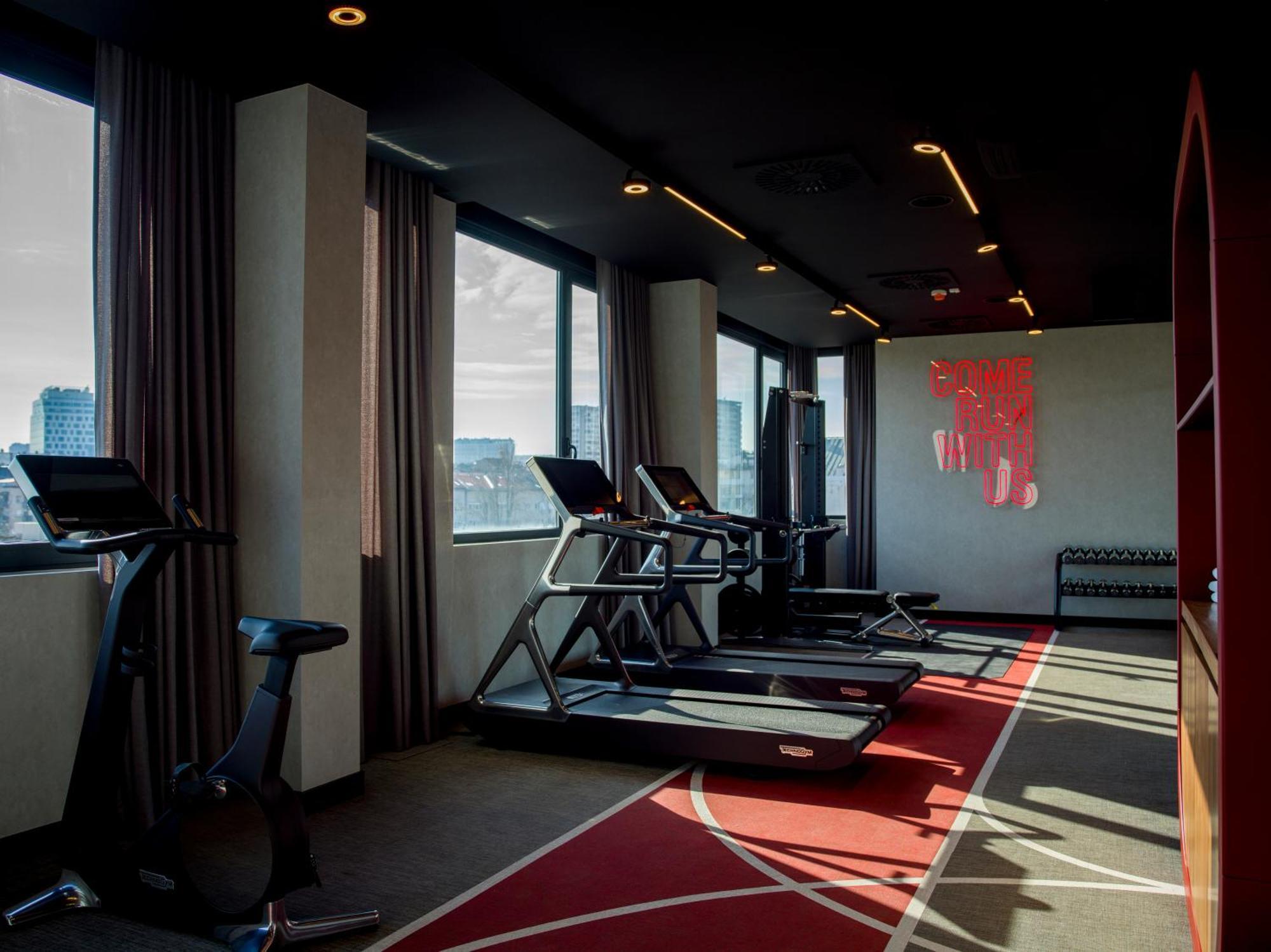 Radisson Red Belgrade Hotell Exteriör bild