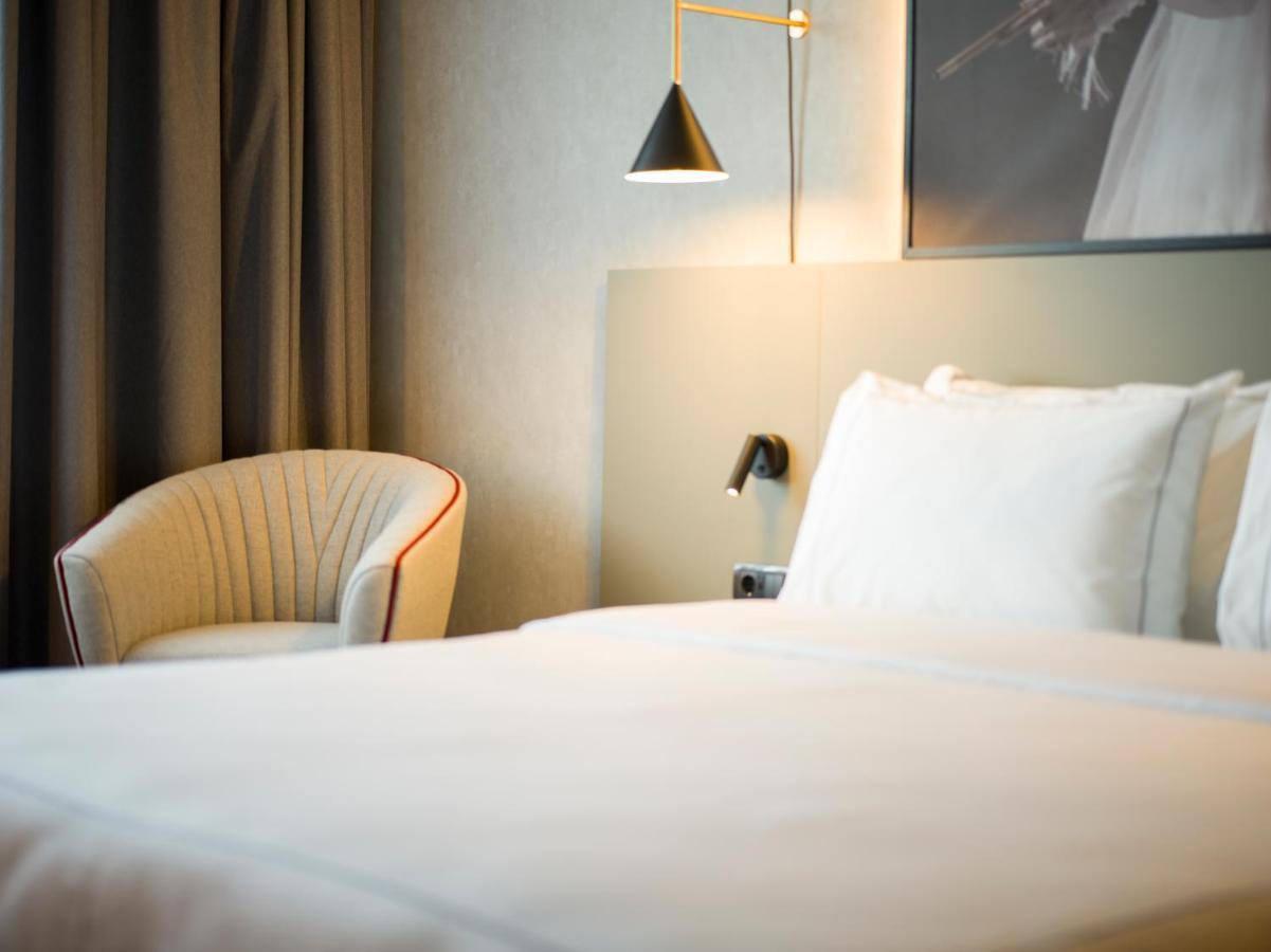 Radisson Red Belgrade Hotell Exteriör bild