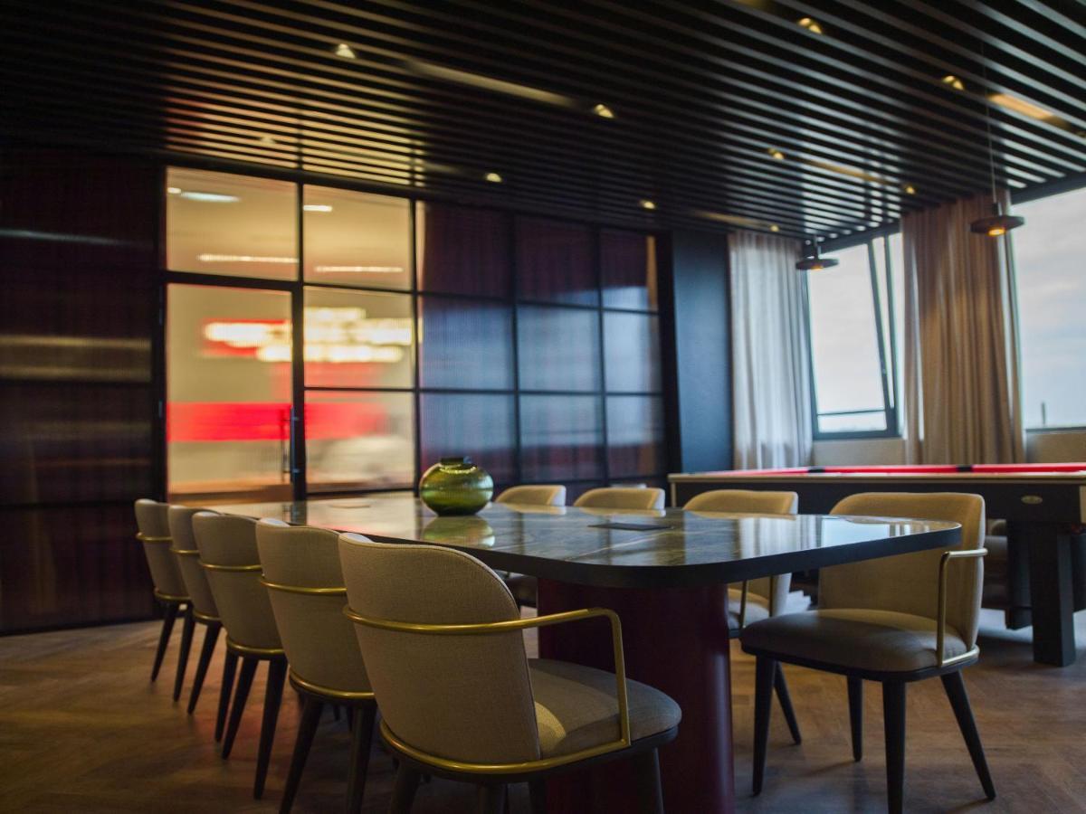 Radisson Red Belgrade Hotell Exteriör bild